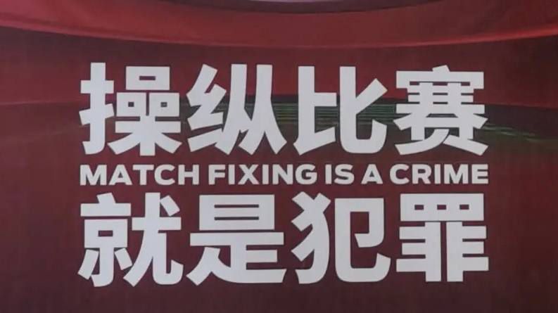 27岁的布朗希尔本赛季在各项赛事为伯恩利出战16场比赛，打进3球助攻1个，当前的德转身价为1800万欧（约1545万镑），有消息称球员对转会狼队持开放态度，此外水晶宫、富勒姆以及莱斯特城也对其感兴趣。